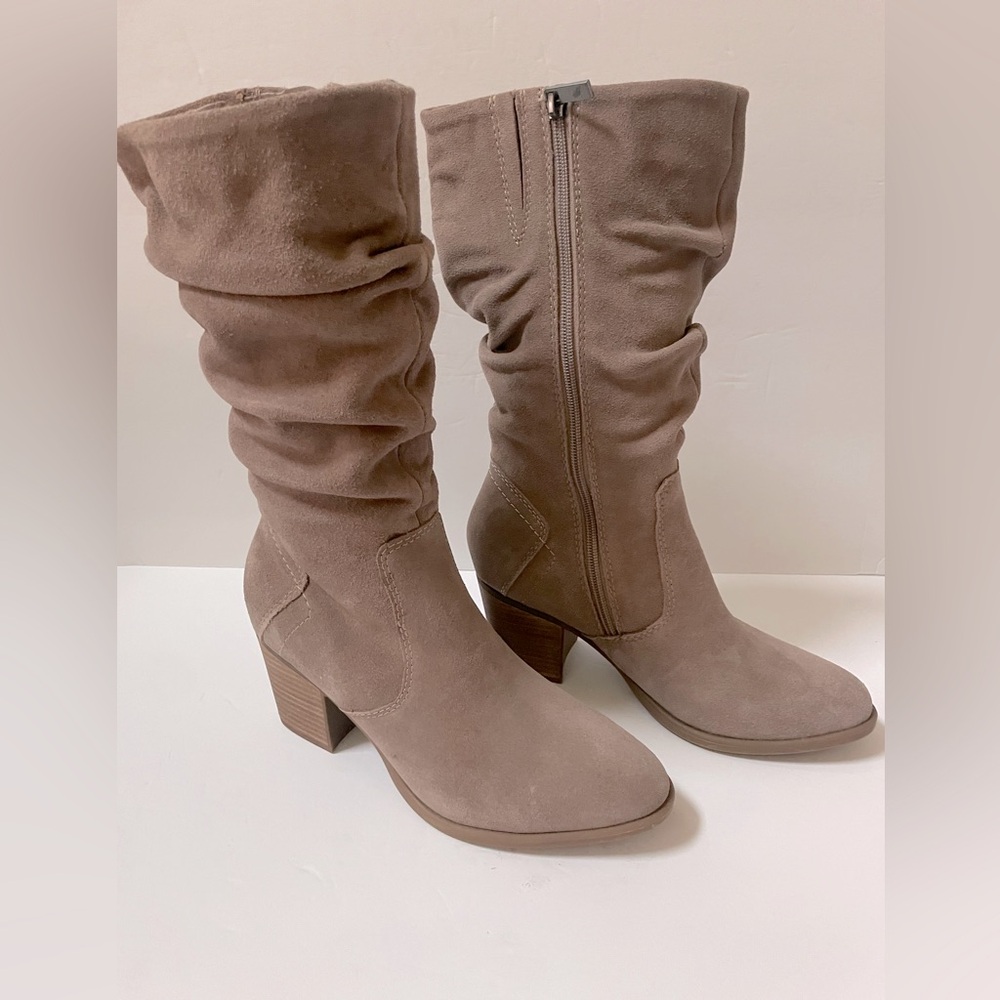 Earth Vine Block Heel Comfort Almond Toe Boots Sz 8.5 - Picture 3 of 15